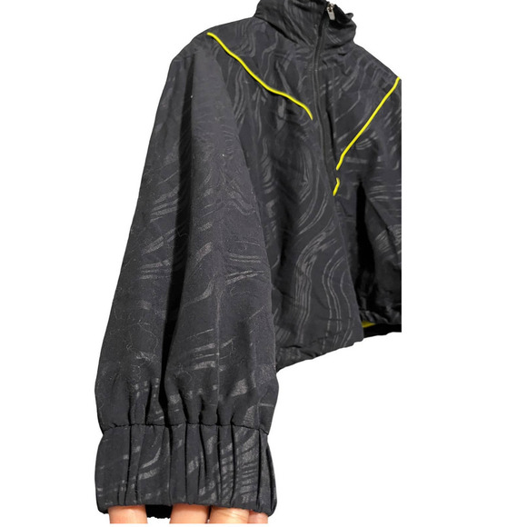 Fabletics Women’s Stace Woven Cropped Jacket / Black And Yellow - Picture 4 of 15